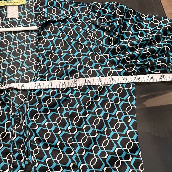 Beautiful silky blouse - Picture 5 of 5